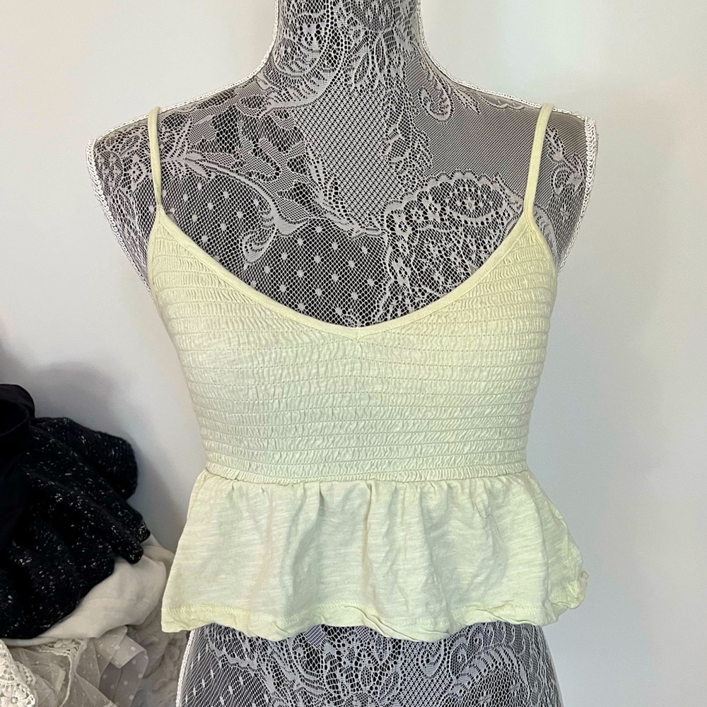 Lt Green top